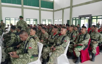 Prajurit TNI-Polri Hadiri Acara Lepas Sambut Danyonif 735 Nawasena