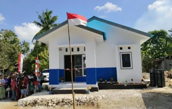 Bupati Thaher Serahkan Kunci Rumah bagi Korban Bencana dan RTLH