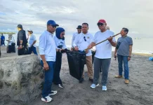 Bupati Maluku Tenggara Ikut Gerakan Bersih Pantai Bersama Wamendagri di Lombok