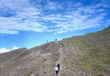 Pesona Gunung Api Lewerani di Banda Neira