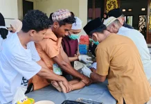 DKM Darul Islam Tanah Putih Bekerjasma dengan Dinkes Tual Lakukan Khitan Massal