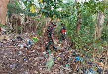 Personil Kodim 1503-Tual Bersihkan Makodim di Jumat Berkah