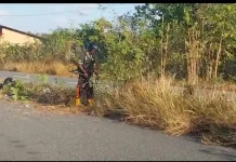 DLHK Tual Pangkas Median Jalan jelang Kegiatan Majelis Taklim