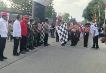 Bupati Malra Lepas Peserta Gerak Jalan Indah HUT RI Ke-81
