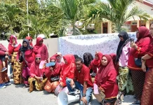 Kasus Pelecehan Diduga Berlarut, Warga Watdek Datangi Polres Malra