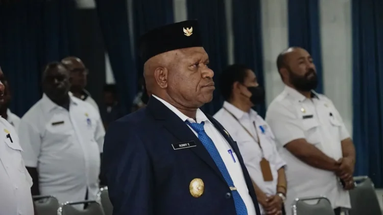 Atenius Murip Resmi Lantik Dua Kepala Dinas