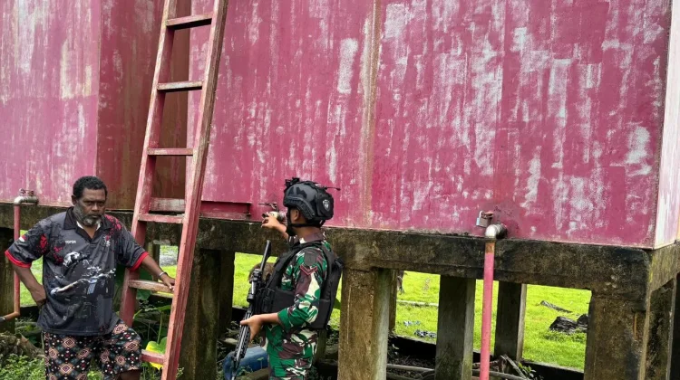 Satgas Yonif 511/DY Perkuat Kemanunggalan Lewat Komsos di Distrik Dabra
