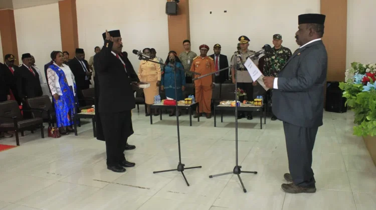 Bupati Lanny Jaya Lantik Tendien Wenda sebagai Sekda Definitif