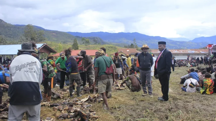 Ribuan Warga Hadiri Ibadah Syukuran Pelantikan Sekda Lanny Jaya di Indawa