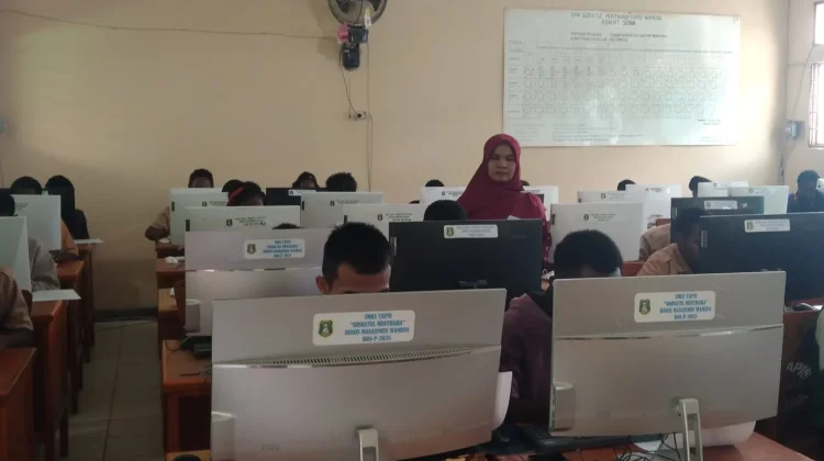 SMKS Yapis Sidratul Muntaha Wamena Meriahkan Hardiknas dengan Beragam Lomba