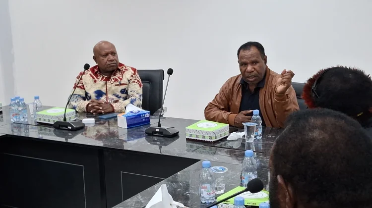 Wabup Jayawijaya Ajak Warga Tahan Diri dan Fokus Pencarian Korban Konflik Woma