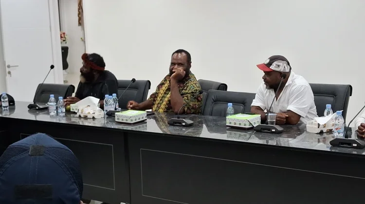 Wabup Jayawijaya Ajak Warga Tahan Diri dan Fokus Pencarian Korban Konflik Woma