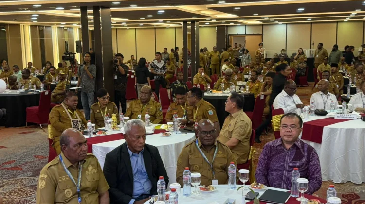 Bupati Atenius Murip Hadiri Forum Strategis Pembangunan Papua di Timika