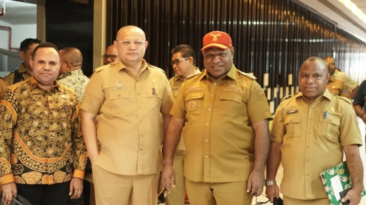 Bupati Atenius Murip Hadiri Forum Strategis Pembangunan Papua di Timika