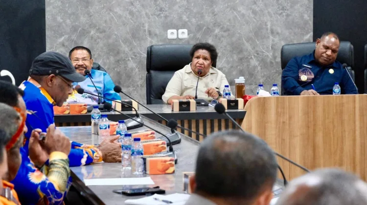 Wamendagri Tegaskan Pemerintah Pusat Hadir Penuh Pulihkan Situasi Keamanan
