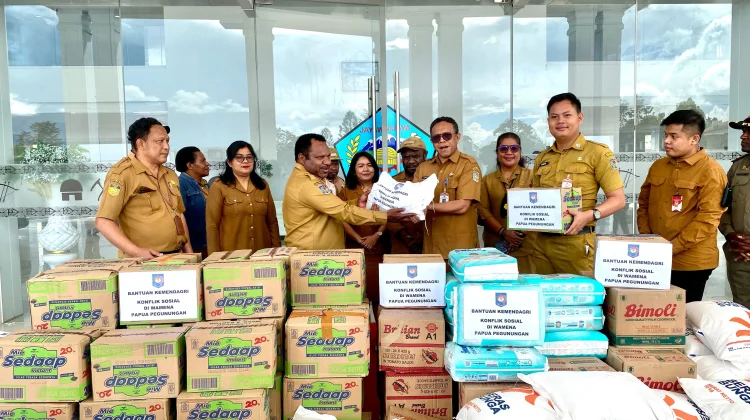Kemendagri Salurkan Bantuan Pasca konflik untuk Korban Sosial di Jayawijaya