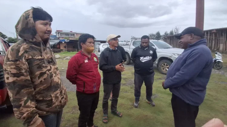 MAMMESA Jayawijaya dan Pemuda Bone Salurkan Bantuan Bagi Pengungsi di Wamena