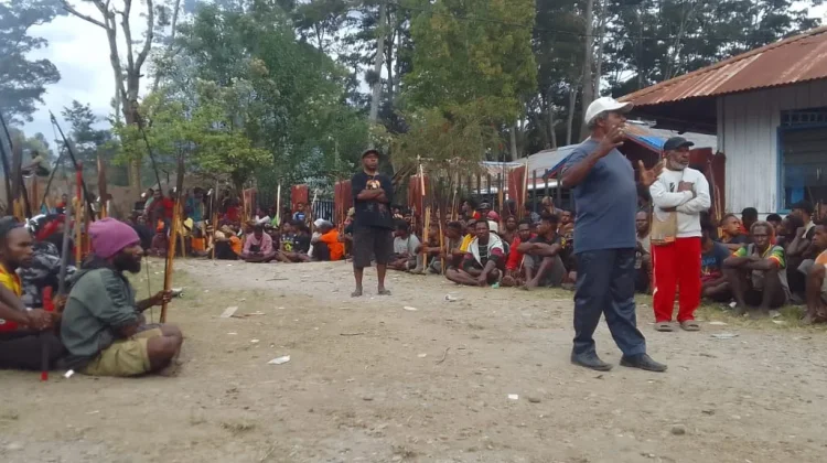 Pertanda Perang Telah Selesai, Woma Kurima Lepas Tali Panah Hingga Pulang ke Kampun