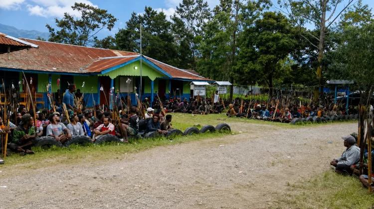 Pertanda Perang Telah Selesai, Woma Kurima Lepas Tali Panah Hingga Pulang ke Kampun