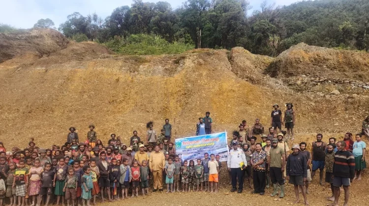 Bupati Yoas Beon Datangi Distrik Kora, Pastikan Layanan Publik