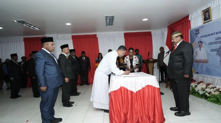 Gubernur Papua Pegunungan Lantik 11 Pejabat Tinggi Pratama Definitif