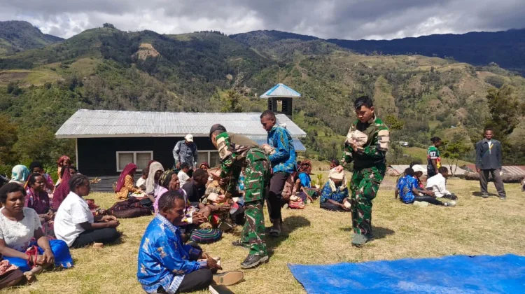 TNI Berbagi Kasih, Pererat Kebersamaan, dan Perdamaian