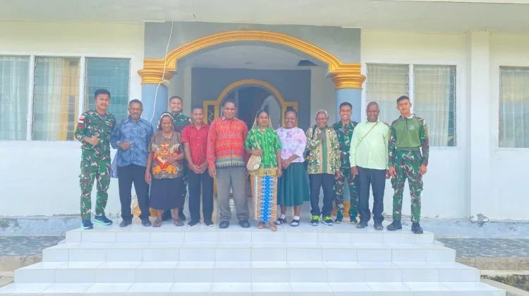 Satgas Yonif 511/DY Laksanakan Ibadah Bersama Warga di Gereja Baptis Wiyaware