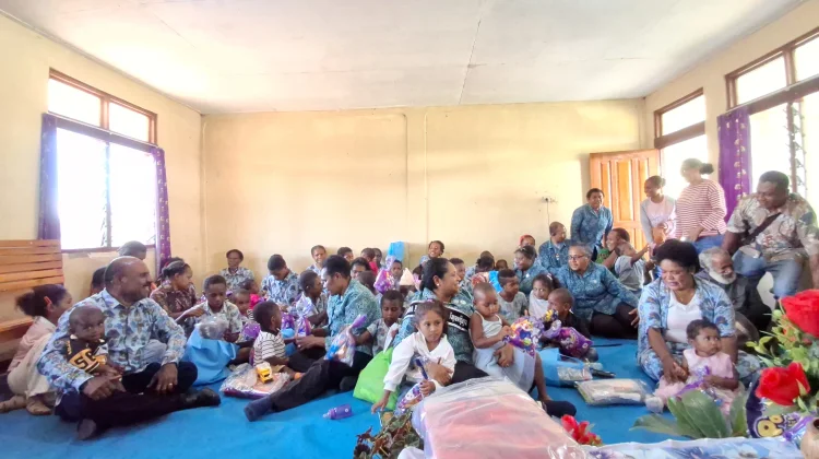TP PKK Jayawijaya Kunjungan Kasih ke Panti Asuhan Izinmo di Distrik Muliama