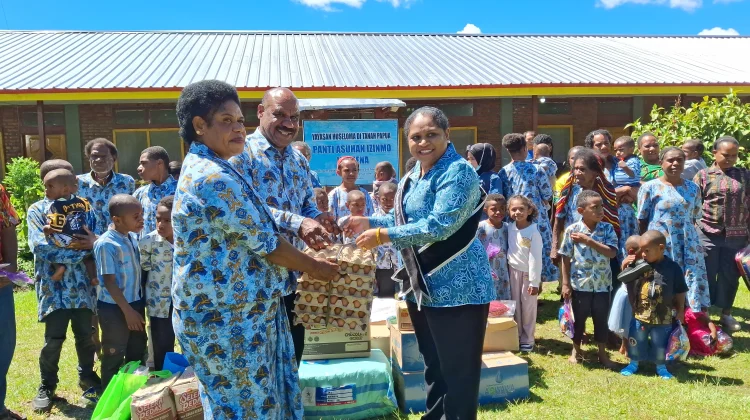 TP PKK Jayawijaya Kunjungan Kasih ke Panti Asuhan Izinmo di Distrik Muliama