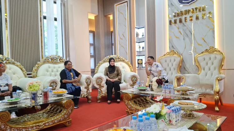 Disambut Bupati, Ketua TP PKK Jayawijaya Pelajari Pertanian Enrekang