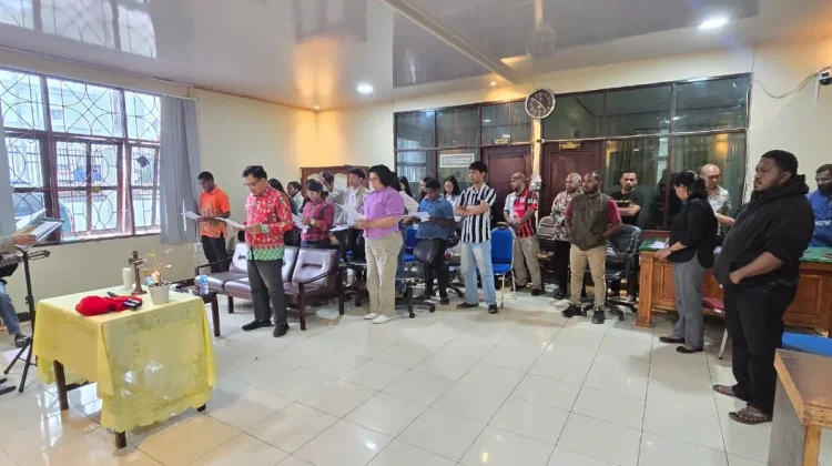 Gelar Ibadah Perdana Persekutuan Doa Oikumene Kantor Pertanahan Jayawijaya