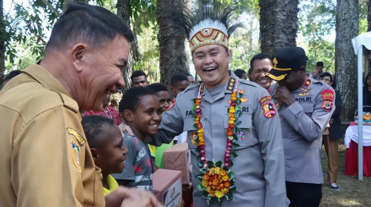 Astamaops Kapolri dan Kapolda Papua Kunjungi Pusat Olah Seni di Wesaput