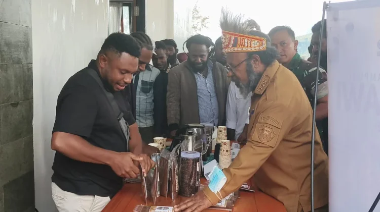 Bupati Buka Musda I KADIN, Efraim Wandik Nahkodai KADIN Kabupaten Tolikara
