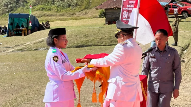 Bupati Pegunungan Bintang Memberikan Apresiasi Kepada Paskibra HUT ke-81 RI