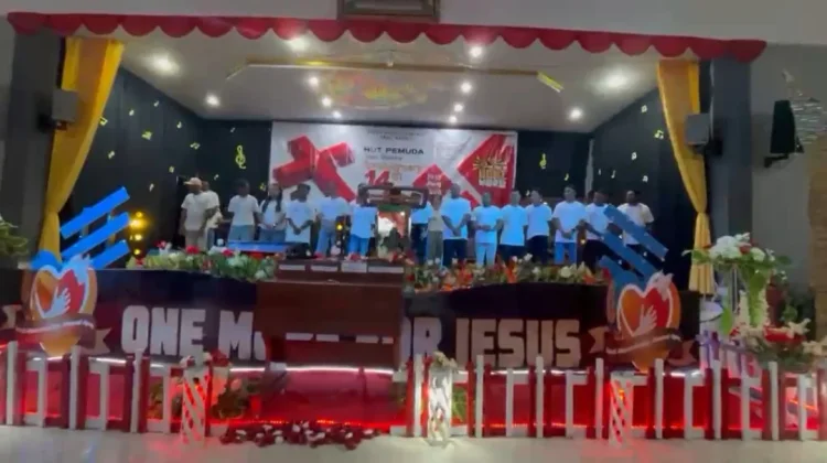 Perayaan Anniversary Pemuda GBI Jemaat Oksibil Di hadiri Ketua KNPI Pegubin