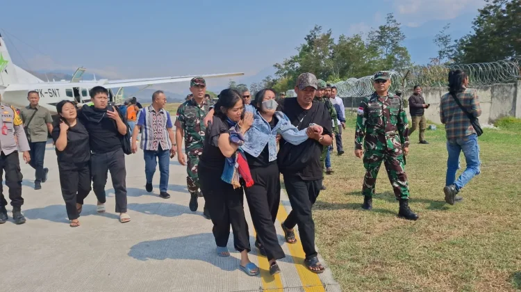 Istri Korban Penembakan di Jalan Wamena-Nduga Tiba di Wamena