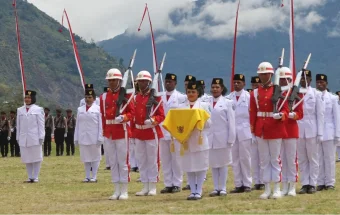 Pimpin Upacara HUT ke-81 RI, Bupati Ajak Masyarakat Tolikara Jaga Persatuan