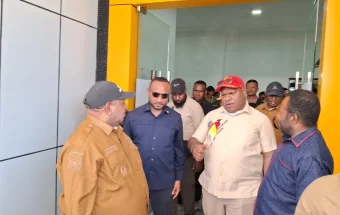 Bupati Jayawijaya Pastikan Bantuan Beras Presiden Tepat Sasaran