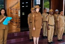Bupati Pegubin Menyerahkan SK PPPK dan CPNS Tahap Ke-2