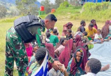 Satgas Yonif 511/DY Kembali Gelar MBG untuk Warga Kampung Tima