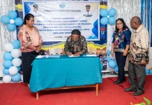 Pemkab Tolikara Salurkan Hibah Rp1,1 Miliar untuk Lima Lembaga Pendidikan