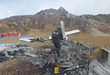 Polisi Olah TKP Kasus Pembunuhan Pilot dan Pembakaran Pesawat di Yahukimo