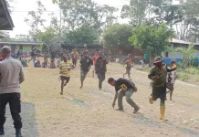 Kepolisian Sektor Wamena Kota Memantau Pelaksanaan Pembayaran Denda Adat