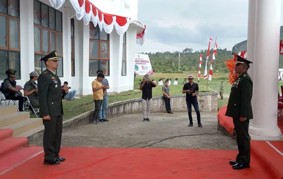 Dandim 1706/Nduga Pimpin Upacara Penurunan Bendera HUT ke-81 RI di Kabupaten Nduga