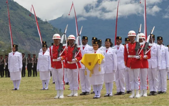 Pimpin Upacara HUT ke-81 RI, Bupati Ajak Masyarakat Tolikara Jaga Persatuan