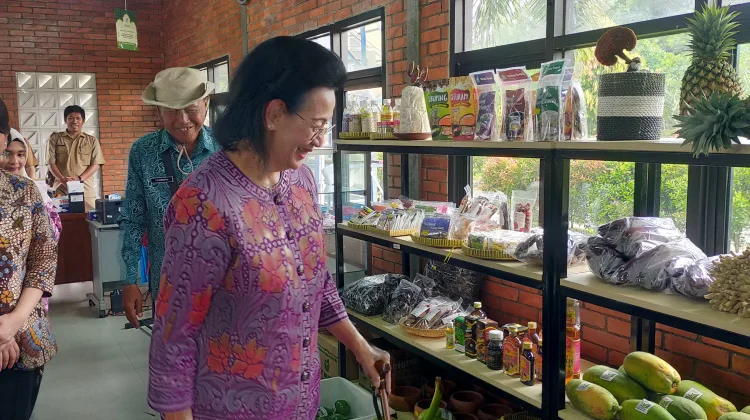 GKR Hemas Kunjungi Jogja Agro Park