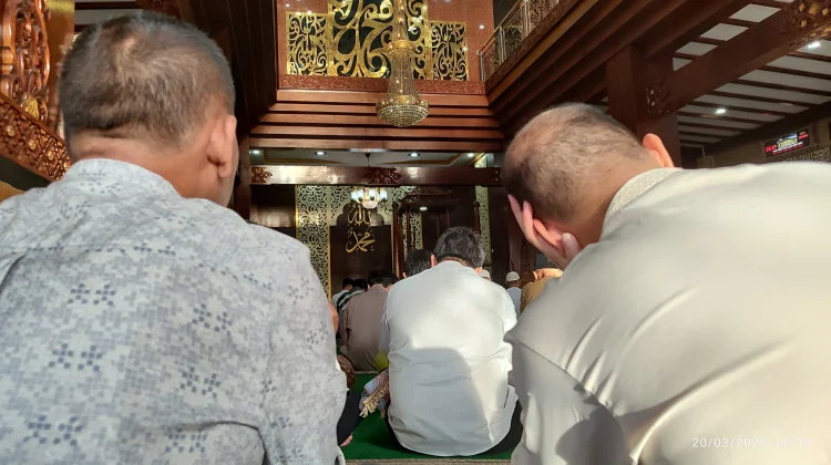 Masjid Dua Budaya ini Gelar Sholat Idul Fitri 2 Kali