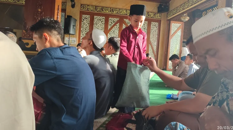 Masjid Dua Budaya ini Gelar Sholat Idul Fitri 2 Kali