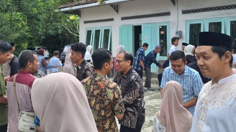 Tradisi Halal-Bihalal di Indonesia