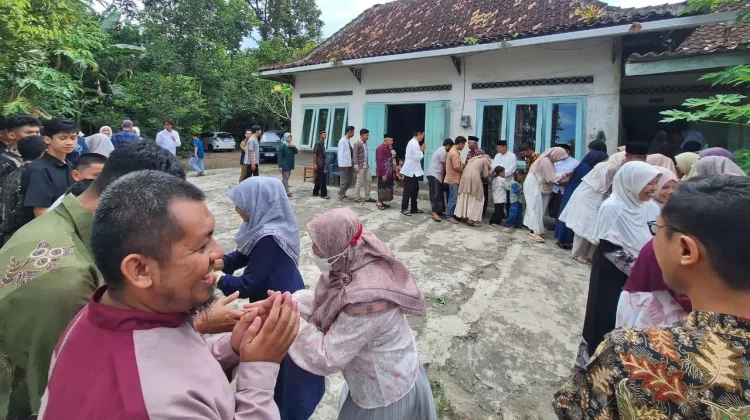 Tradisi Halal-Bihalal di Indonesia